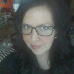 Meet your Posher, Nikki